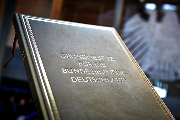Zum Artikel "Das Grundgesetz wird 70: Mathias Rohe im Interview mit WDR ZeitZeichen"